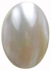 PW natural pearl bracelet with evenly spaced lustrous natural pearls and gold clasp