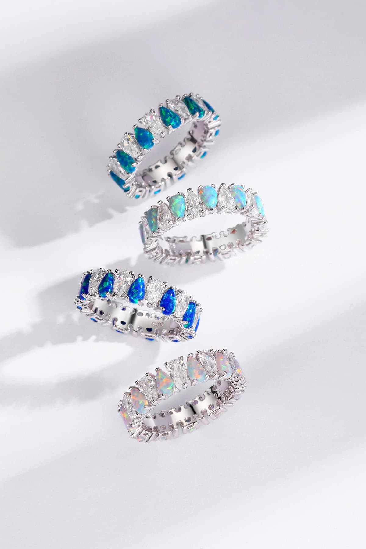 Opal ring in 925 sterling silver